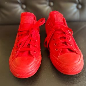 Low top all red Converse